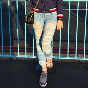 Skinny high waisted jeans, light stone wash &rips